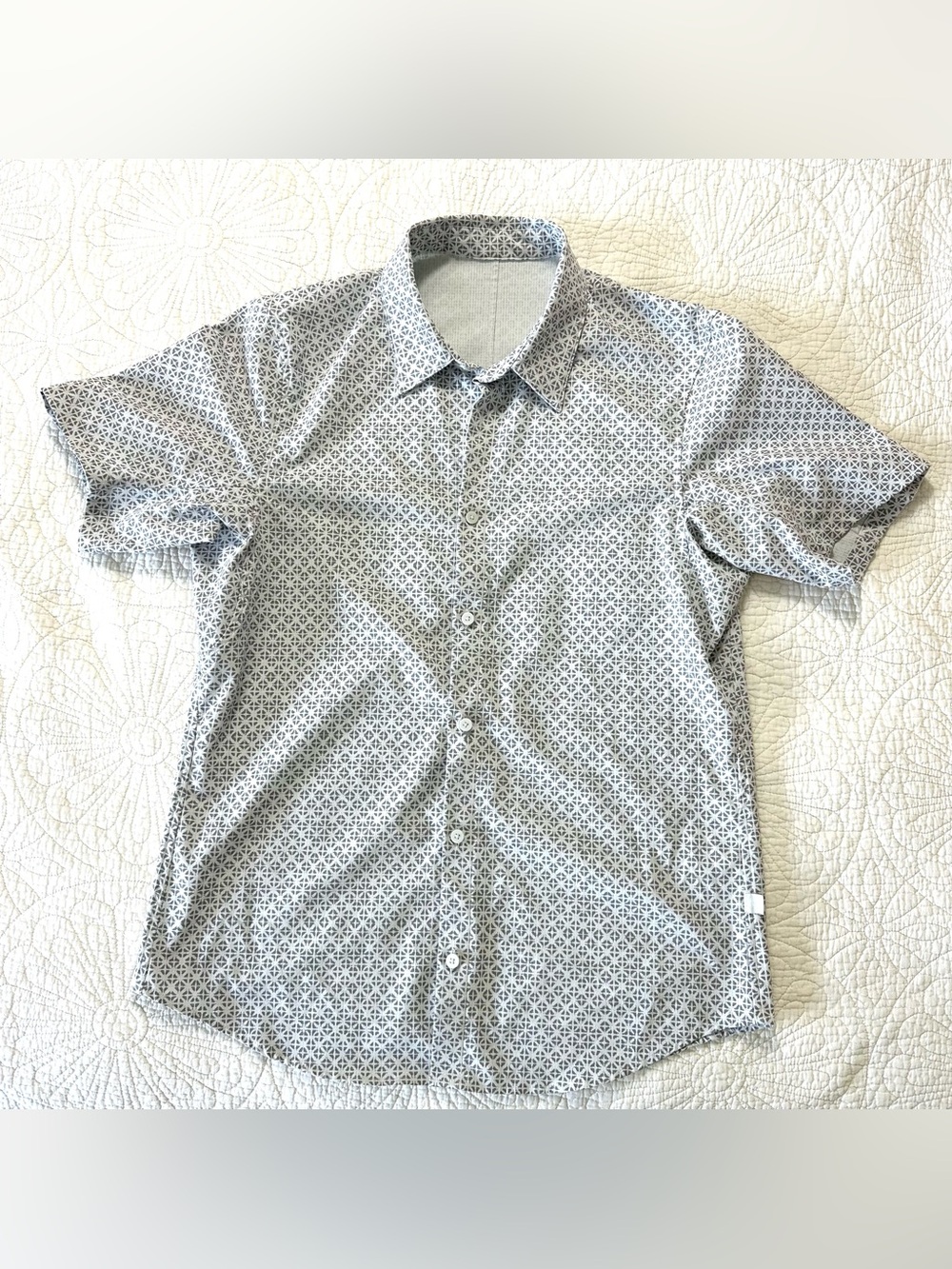 Lululemon Airing Easy Short Sleeve Button Up Shirt Mens Medium?